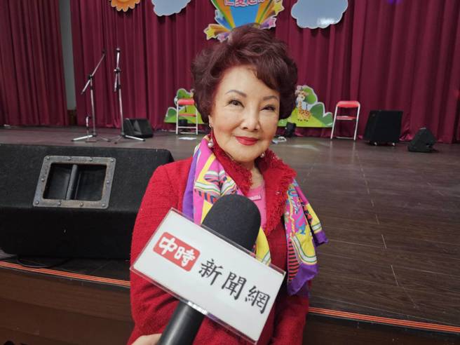 73歲「蘋果花歌后」楊燕認為要遏止酒駕歪風應該要嚴懲重罰，甚至建議實施鞭刑。（圖／游定剛 攝）