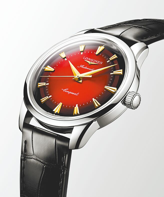 浪琴在蛇年推出征服者復刻系列Conquest Heritage蛇年生肖腕，2025只，10萬2100元。（Longines提供）