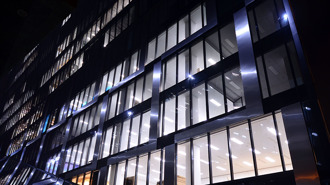 醫院女廁「透明落地窗」 防窺設備裝反 路人全看光