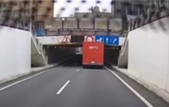 新竹「貨車殺手」再添一案！消防指揮車誤入卡地下道