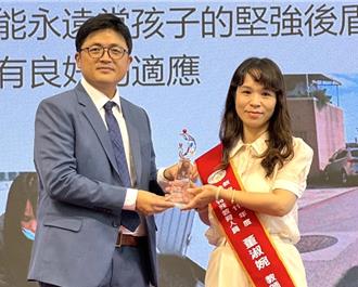 孩子永遠的堅強後盾！ 金門董淑婉獲「卓越特殊教育人員」獎