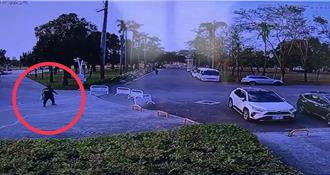 屏東縣民公園噁心露鳥俠   躲滑梯緊抓女童摸屁股