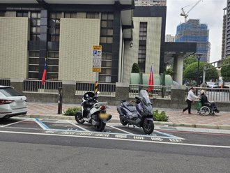 大型重機專用停車格停放率逼近8成 新北擴大試辦