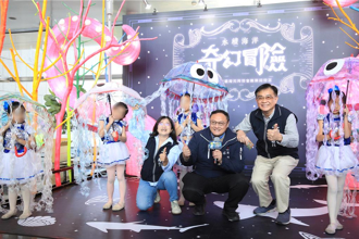 台中元宵燈會超吸睛！ 「女媧」蛇身匍匐震撼視覺