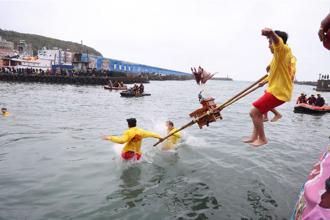 年度盛事「宗教文化節」再登場！ 百人祈福 蛇年野柳神明淨港