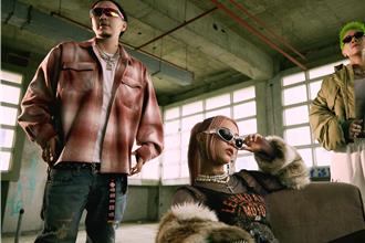 歌手10度低温取景拍到没电！ 眾人推100公斤发电机结果曝光