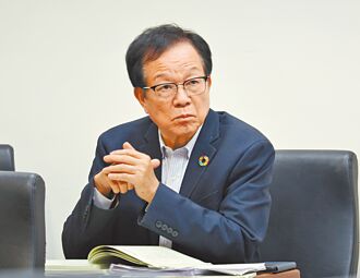 藍委痛批 吳乃仁已經脫產