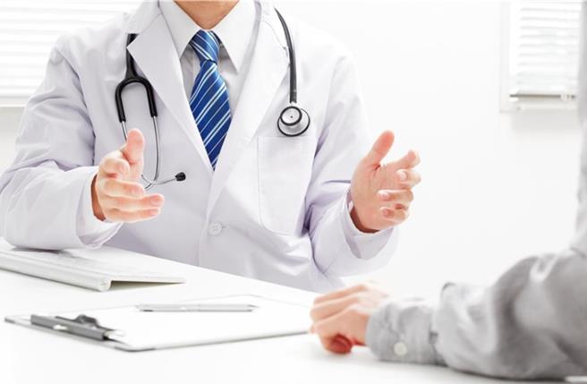 上海8日出台方案，明確允許外商獨資醫院按規定聘用外國及港澳台醫生。（圖：shutterstock）