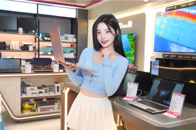 即日起至2月底，在全国电子购买数位商品并绑定APP不但能参加抽奖，还有机会赢得梦幻双人日本来回机票。（全国电子提供）