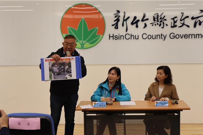 新竹县府10日召开「竹北市地政、户政事务所联合办公大楼规画设计说明会」，邀请议会、竹北市里长及代表共同参与提供意见。（邱立雅摄）