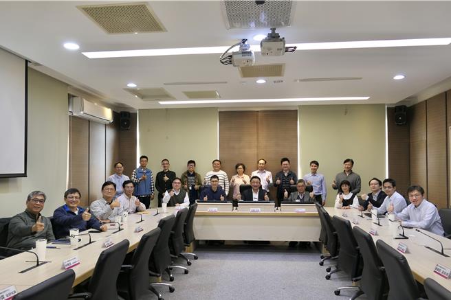 中山大学首度举办「2025半导体未来科技论坛」，开启未来长期合作新契机。（中山大学提供／郭良杰高雄传真）