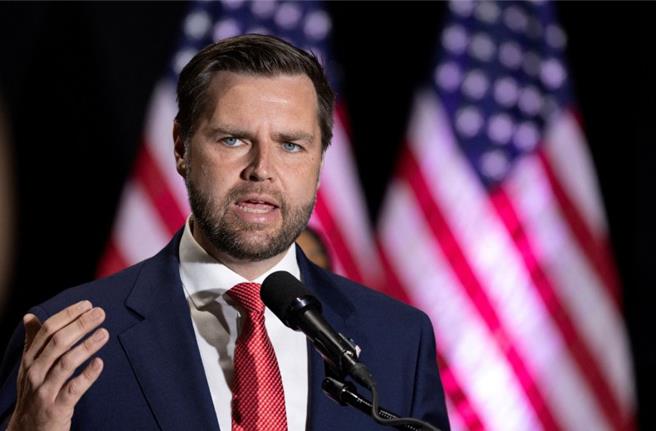 范斯9日向俄亥俄州州长狄怀恩递交辞职信，准备在白宫度过未来4年的副总统任期。（路透社）