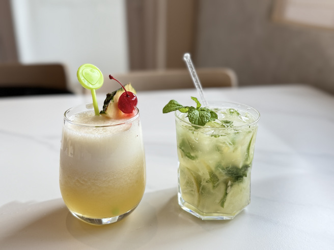 「船帆石No.1000」特色饮品由在地农特产品现打的果汁特调制成。(福容饭店提供)