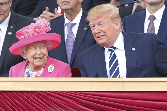 川普对英国王室，尤其是已故英女王伊莉莎白二世特别有好感。（资料照／美联社）
