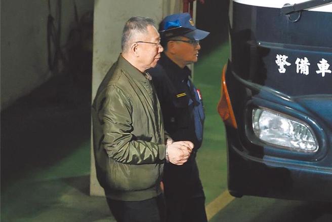 台北地院2日裁定将前民眾党主席柯文哲（图）羁押禁见，柯文哲律师团赶在10日中午抗告期限前递状抗告。（本报资料照片）