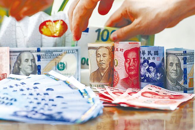9日新台币直接掼破32.9元，盘中最低见到32.97元，创2016年3月以来近九年波段新低。图／本报资料照片