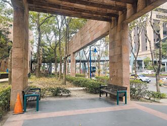 新北 市府周邊菸蒂桶 評估重設