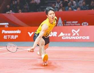 羽球》纏鬥3局 周天成不敵球王