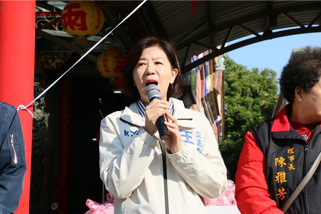 王育敏11日到朴子市参与发送年菜助弱势活动致词表示，国民党不一样了。（王育敏提供／廖素慧嘉县传真）