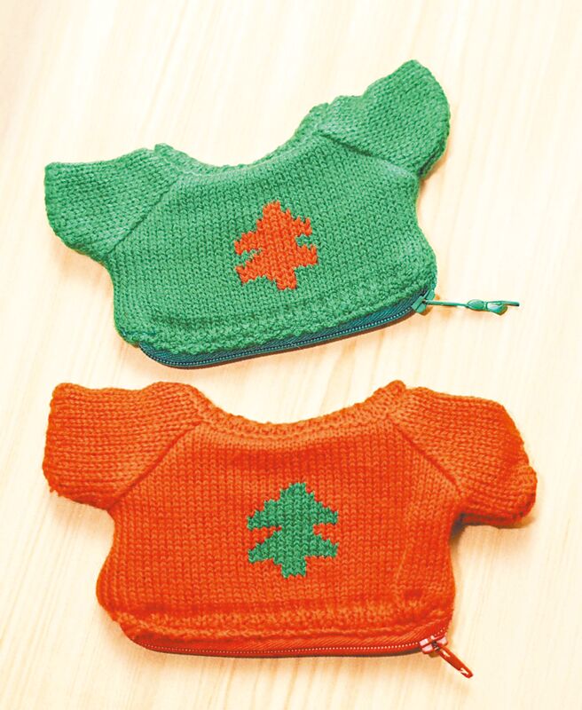 「DINOTAENG COCOCUP」快閃店單筆消費滿2500元，可獲贈造型零錢袋乙個。（石智中攝）