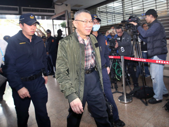 遭女下屬背刺＋10年衰運？命理大師竟預言2025「柯P慘了」