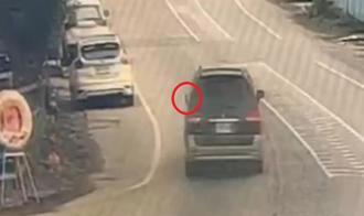 花蓮女騎士疑自撞路樹亡 警調閱監視器發現「案情不單純」