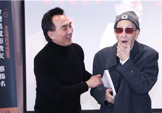 蔡揚名跟蔡岳勳父子罕見同框！陸小芬直呼：有他若息影也不遺憾