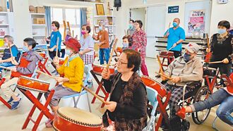 新故鄉願景》千歲太鼓隊出師 帶特教生練鼓