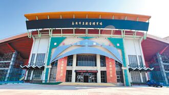 新營體育場2場館傳收費 惹怨