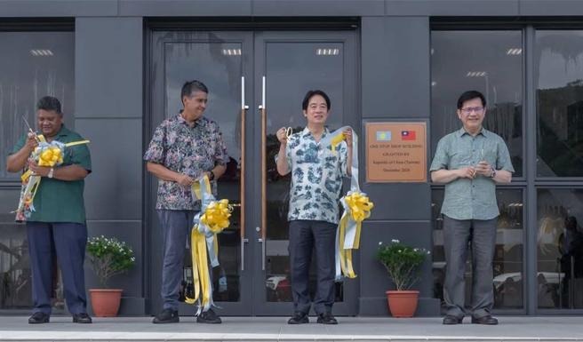 外长林佳龙16日将任总统特使出席帛琉就职，去年12月月初林佳龙随同赖总统前往帛琉出访。图／取自林佳龙脸书