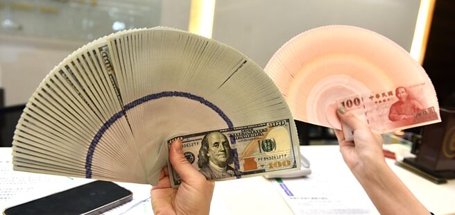 退休后要建立起固定的现金流，法人表示，可以从二方面着手，一是股息、一是债息。图／本报资料照片