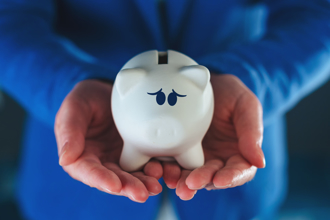 撫卹基金飽賺16％！政府喊錢不夠、再砍年金？公教員怒噴「這件事」惹的禍