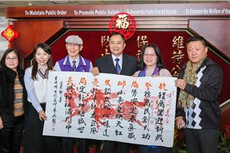 航警局舉辦春聯揮毫 書法名家為同仁送福迎新年