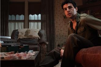 致敬經典《狼人》！ 克里斯托福阿波特拍攝前花7小時化妝