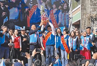 草屯鎮長補選 藍綠候選人拚場