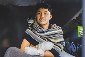 烏軍活捉2北韓兵 稱被騙參戰