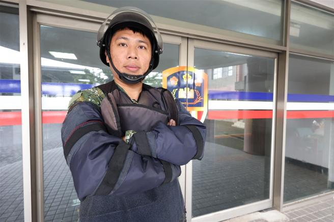 53工兵群工1营工3连装备班班长潘博辉上士。（记者袁铭骏摄）