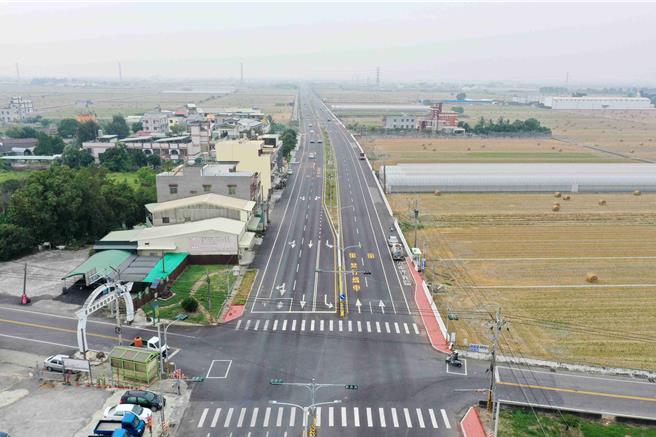 嘉164县道连接民雄乡至新港乡路段，经过2年多工程期，近日完成改善。(嘉义县政府提供／吕妍庭嘉义真)