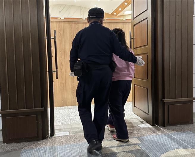 竺姓女子2024年涉骗陈姓独居老翁土地质押借款再囚禁凌虐致死，检方依伤害致死罪起诉，13日开准备程序庭。（民眾提供／冯惠宜台中传真）