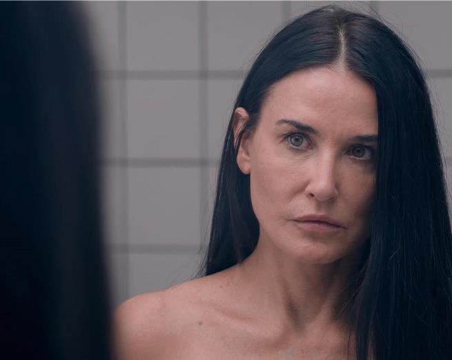 黛咪摩尔电影里饰演伊莉莎白与现实中的生活似乎不谋而合。（catchplay提供）