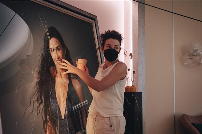 黛咪摩尔凭电影《惧裂》获奖，最开心的人就是导演柯洛里法吉特。（catchplay提供）