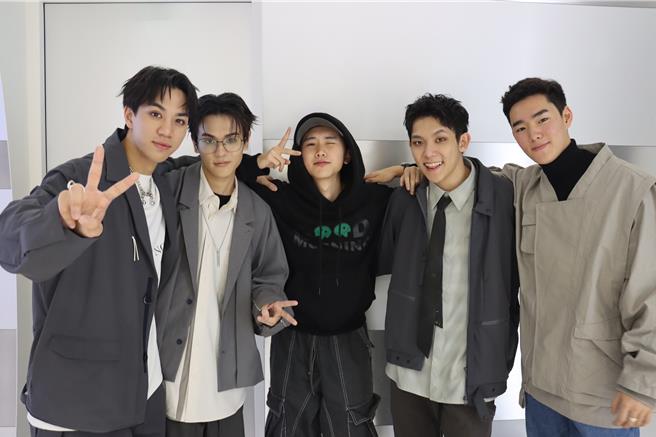 AcQUA源少年久違5人合體。（種子音樂提供）