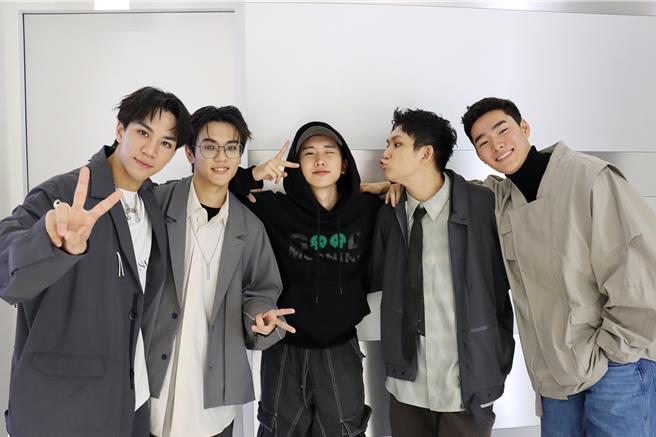 AcQUA源少年久違5人合體。（種子音樂提供）