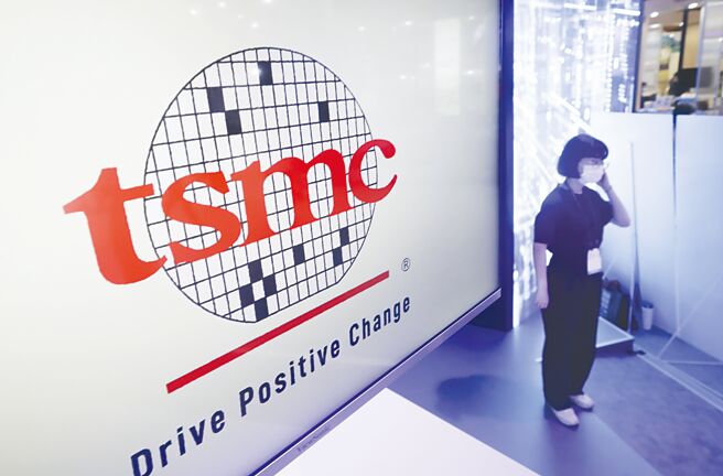 外资研究机构对台积电2025年资本支出预期落在360～400亿美元间，大部分将花费在2奈米制程与CoWoS产能扩张上。图／美联社