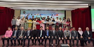 金大新南向菁英班結業 林佳龍親頒「部長獎」表揚傑出學員