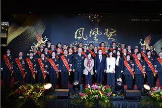 消防署「鳳凰獎」頒獎 卓揆出席表揚消防楷模