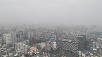 冷气团南下夹带境外污染！15日全台空品亮橘灯