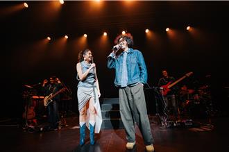 9m88「邊唱邊脫」意外抖出大咖星友私下嗜好是扮光頭