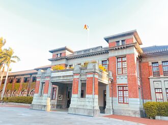 放生螳螂 遭特教生攻擊 師求償20萬