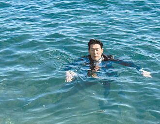 黃少祺難逃宿命 寒流跳海雙腳凍僵